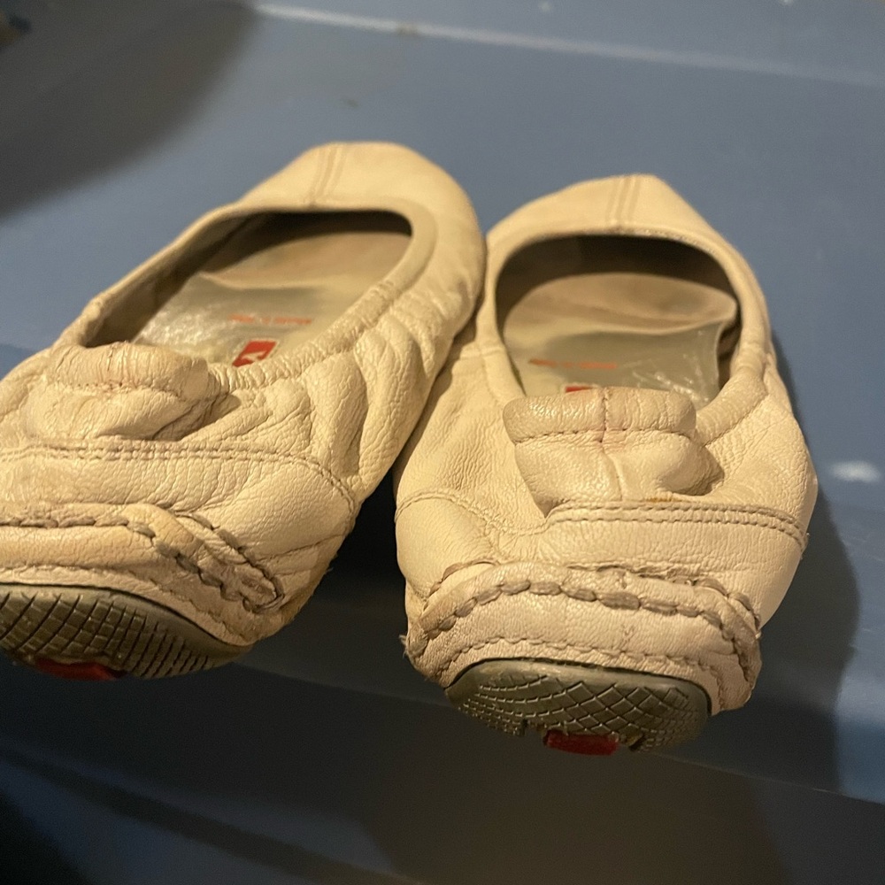 Super soft  leather Prada SZ 38 cream color - Picture 11 of 15